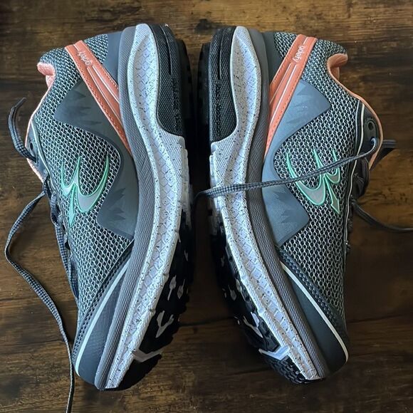 Women's GDEFY Mighty Walk Athletic sneakers Size 8 / pristine - Picture 3 of 6